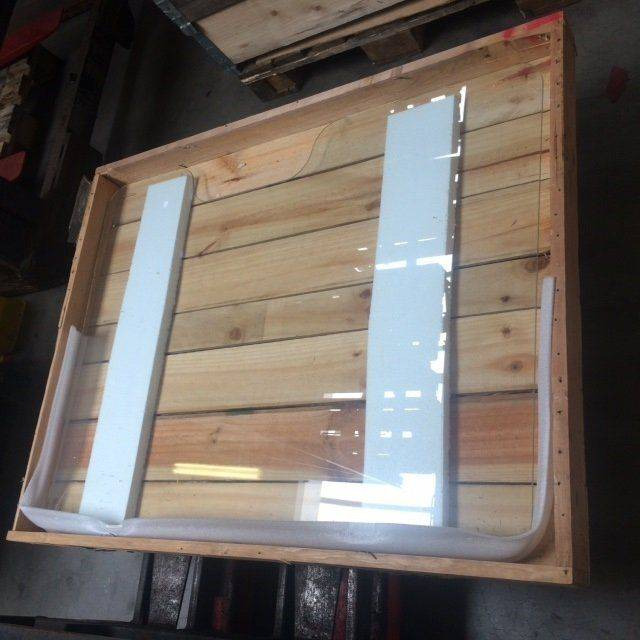 Glass front for Caterpillar / Mitsubishi - Raam en onderdelen voor Intern transport: afbeelding 1 Glass front for Caterpillar / Mitsubishi - Raam en onderdelen voor Intern transport: afbeelding 1