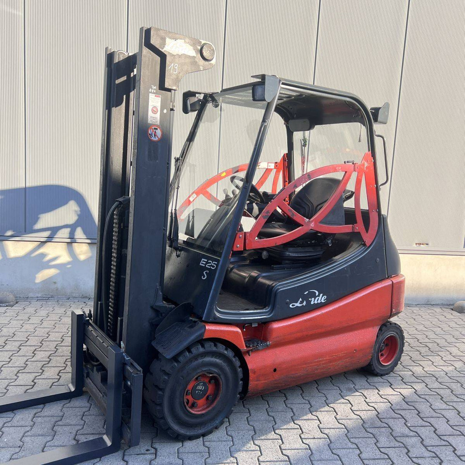 Linde E25S (336-03) - Elektrische heftruck: afbeelding 2 Linde E25S (336-03) - Elektrische heftruck: afbeelding 2