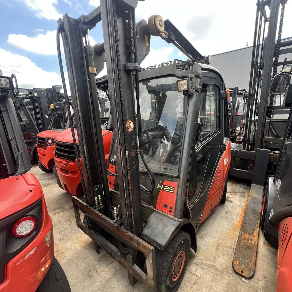 Linde H25D (392) - Diesel heftruck: afbeelding 2 Linde H25D (392) - Diesel heftruck: afbeelding 2