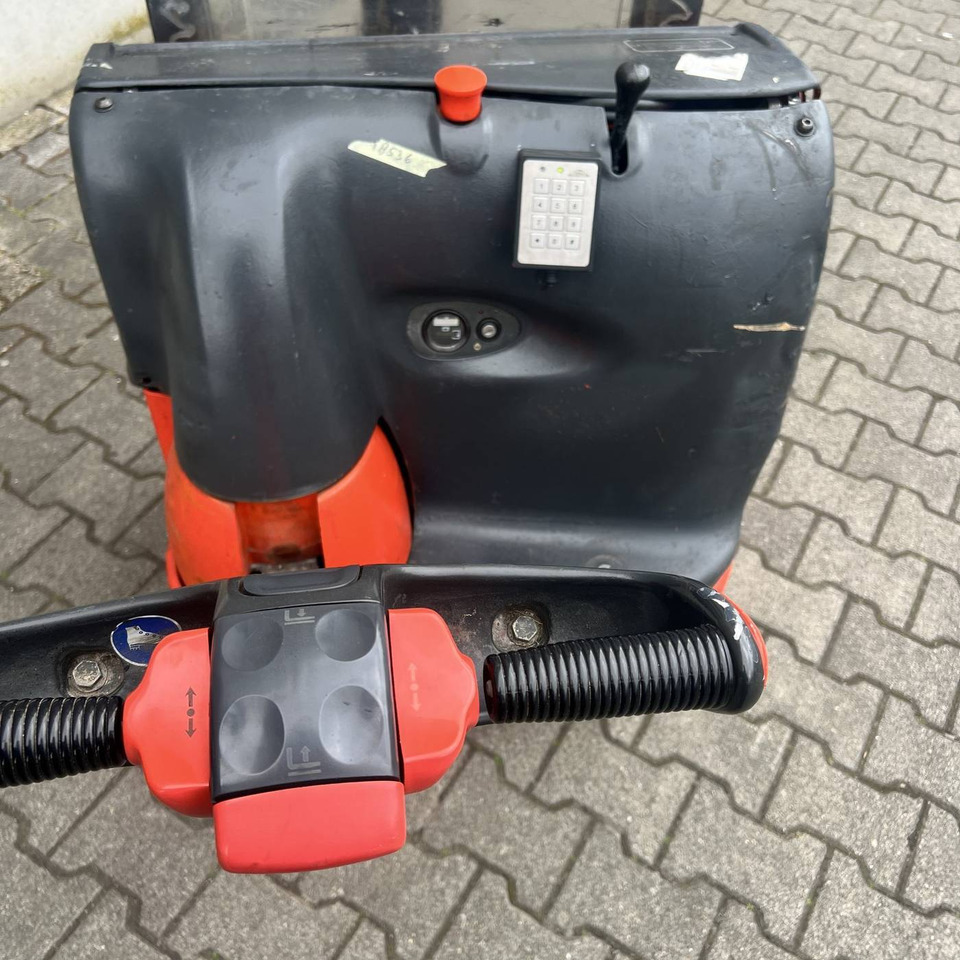 Linde L10 (379) - Stapelaar: afbeelding 4 Linde L10 (379) - Stapelaar: afbeelding 4