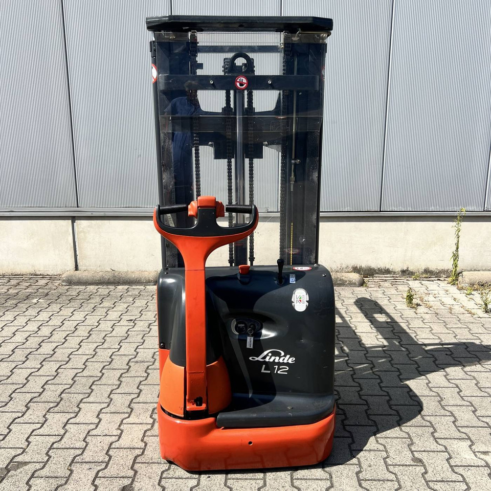 Linde L12 (379) - Stapelaar: afbeelding 2 Linde L12 (379) - Stapelaar: afbeelding 2