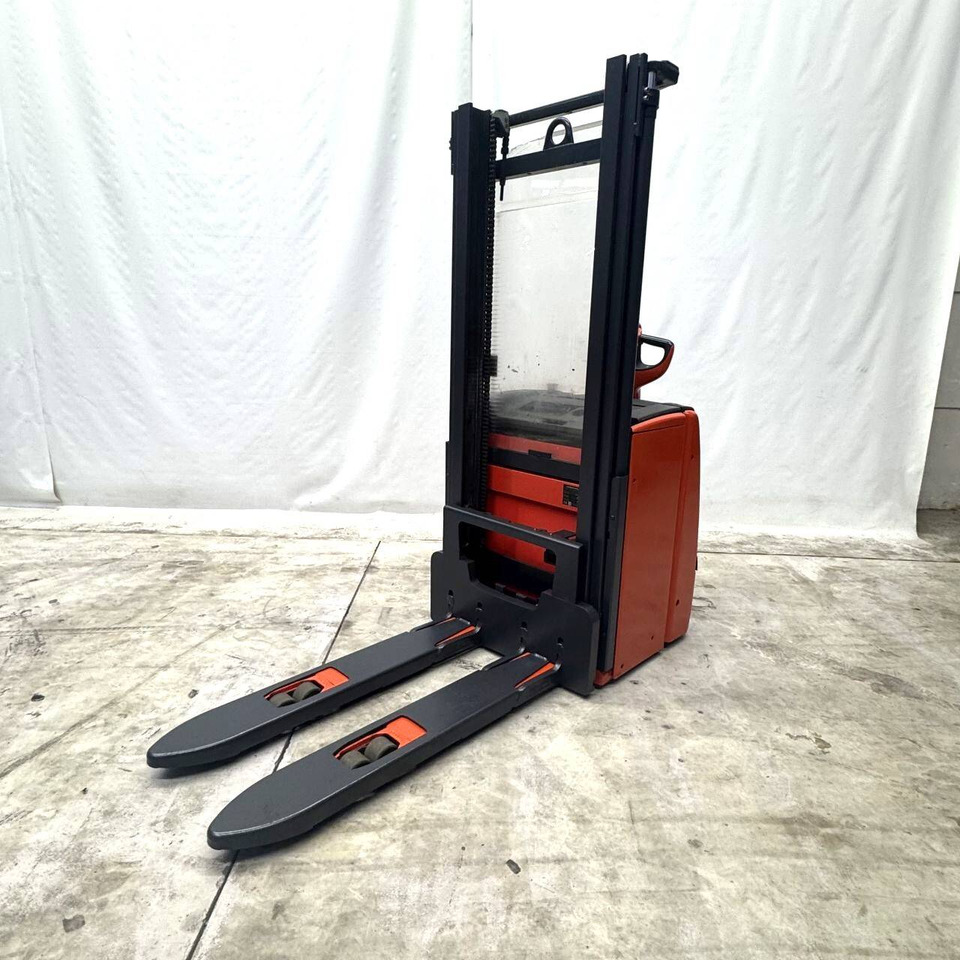 Linde L14 (1173) - Stapelaar: afbeelding 2 Linde L14 (1173) - Stapelaar: afbeelding 2