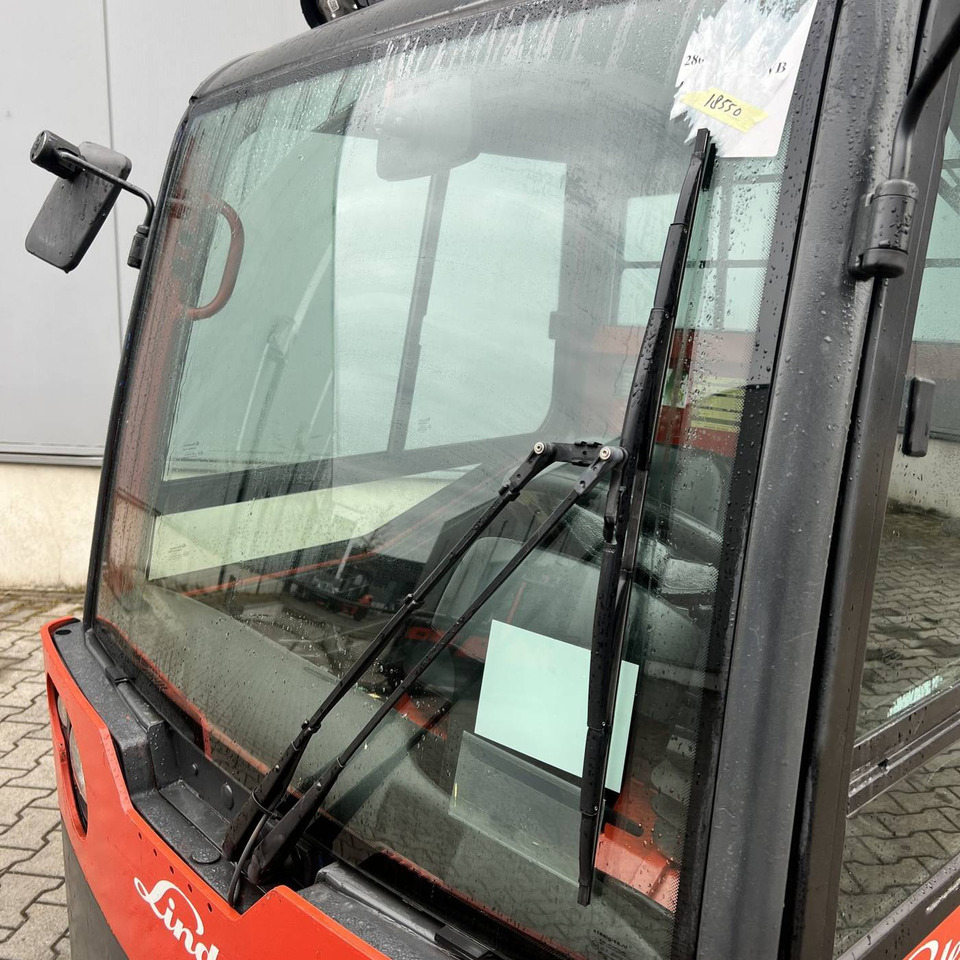 Linde P250 LWB (127) - Elektrische trekker: afbeelding 3 Linde P250 LWB (127) - Elektrische trekker: afbeelding 3