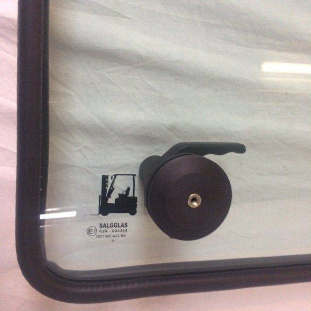 Rear windows for Caterpillar / Mitsubishi - Raam en onderdelen voor Intern transport: afbeelding 3 Rear windows for Caterpillar / Mitsubishi - Raam en onderdelen voor Intern transport: afbeelding 3