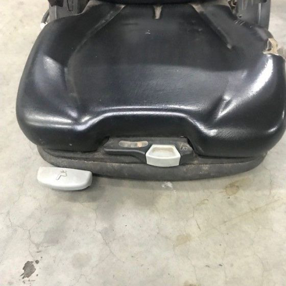 Seat for Mitsubishi/ Caterpillar - Cabine en interieur voor Intern transport: afbeelding 2 Seat for Mitsubishi/ Caterpillar - Cabine en interieur voor Intern transport: afbeelding 2
