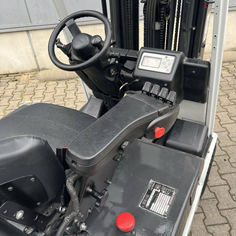 Unicarriers ET16 (AG1N12L16Q) - Elektrische heftruck: afbeelding 4 Unicarriers ET16 (AG1N12L16Q) - Elektrische heftruck: afbeelding 4