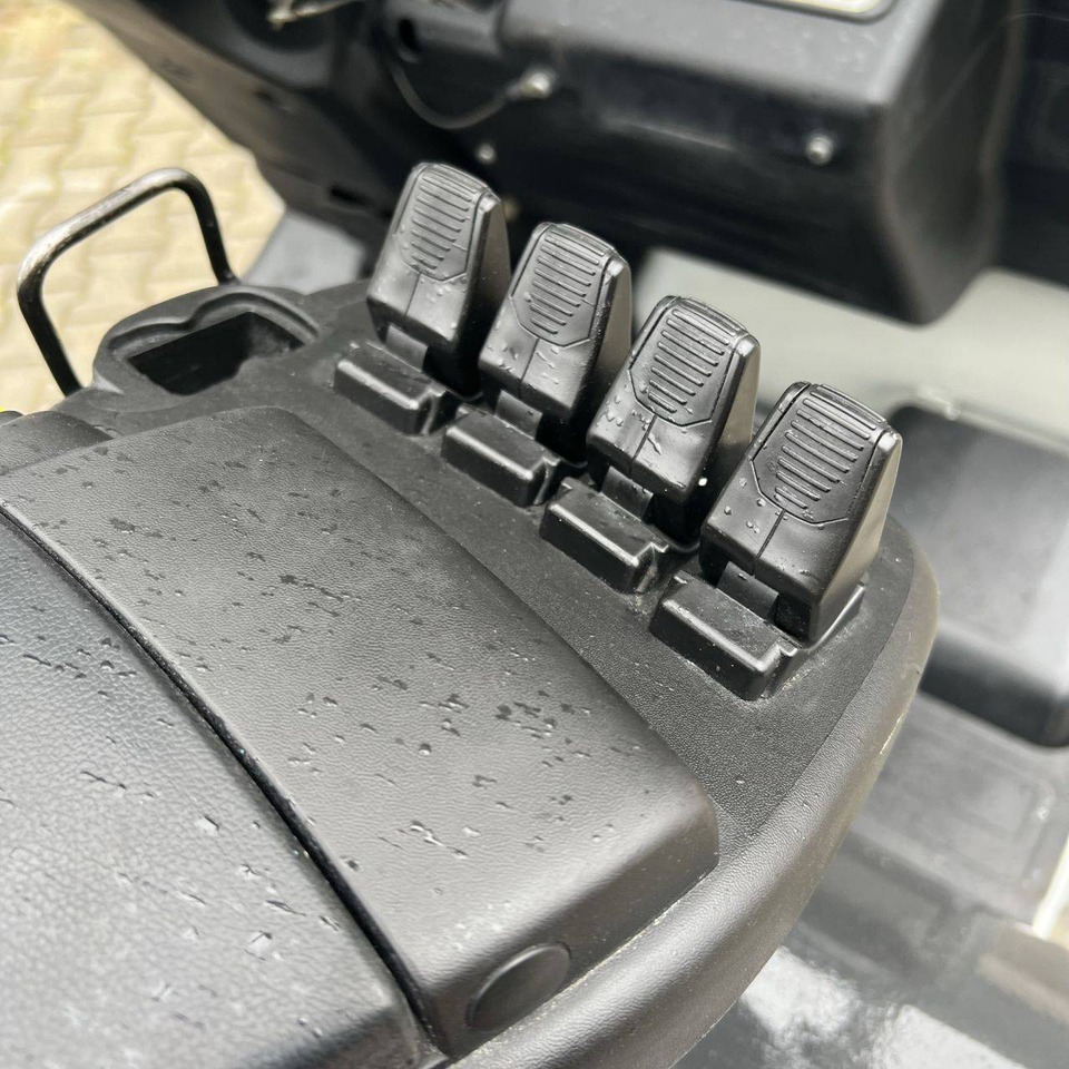 Unicarriers ET16 (AG1N12L16Q) - Elektrische heftruck: afbeelding 5 Unicarriers ET16 (AG1N12L16Q) - Elektrische heftruck: afbeelding 5