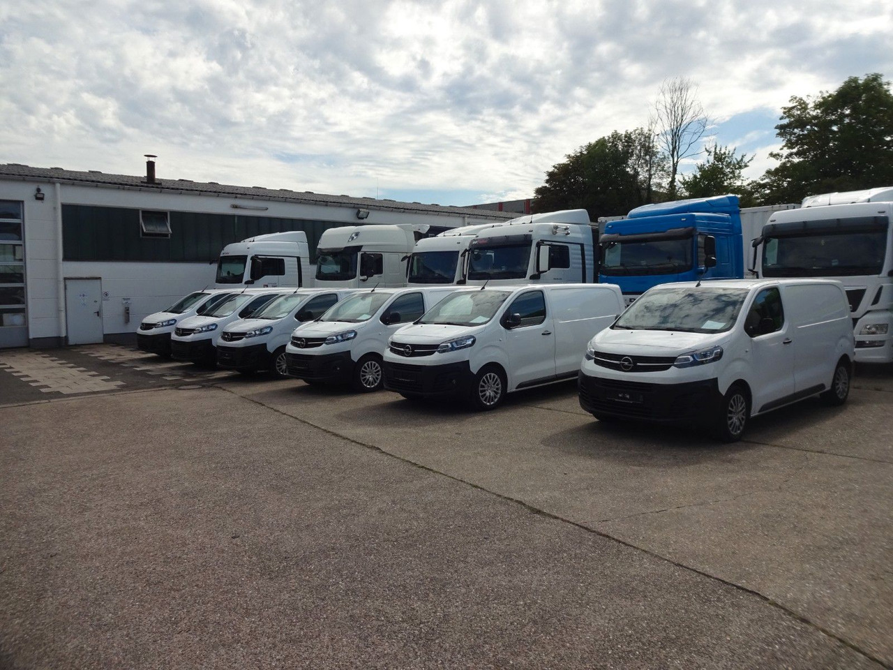 Opel Opel 5 x Vivaro Kasten L1H1, Klima, PDC, - Kleine bestelwagen: afbeelding 2 Opel Opel 5 x Vivaro Kasten L1H1, Klima, PDC, - Kleine bestelwagen: afbeelding 2