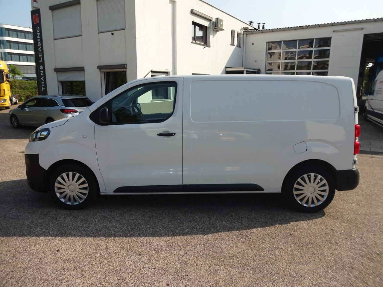 Opel Vivaro Kasten L1H1, Klima, PDC, - Kleine bestelwagen: afbeelding 4 Opel Vivaro Kasten L1H1, Klima, PDC, - Kleine bestelwagen: afbeelding 4