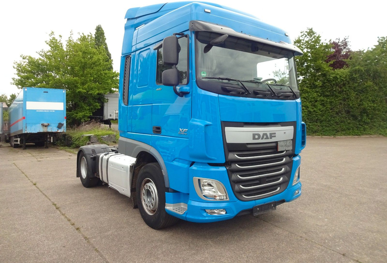 DAF XF 440, SC, Klima, 2 x Tank, Intarder, Standklim - Trekker: afbeelding 4 DAF XF 440, SC, Klima, 2 x Tank, Intarder, Standklim - Trekker: afbeelding 4