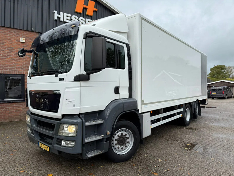 MAN TGS 26.320 Koffer Stuuras AHK 2.500KG LBW 319.460KM! NL Truck - Bakwagen: afbeelding 1 MAN TGS 26.320 Koffer Stuuras AHK 2.500KG LBW 319.460KM! NL Truck - Bakwagen: afbeelding 1