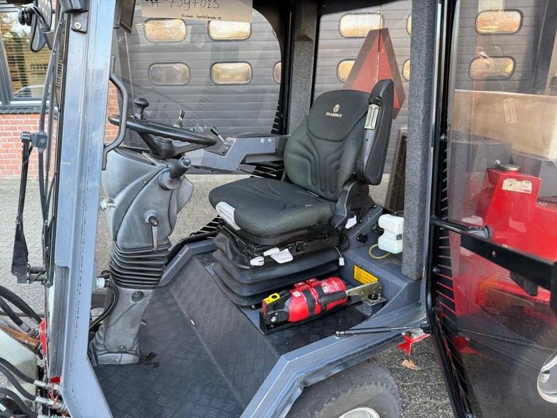 Nimos DM-Trac 205 OKB-70- Onkruidborstelmachine Werktuigendrager 4X Hydraulische functie - Industriële veegmachine: afbeelding 4 Nimos DM-Trac 205 OKB-70- Onkruidborstelmachine Werktuigendrager 4X Hydraulische functie - Industriële veegmachine: afbeelding 4