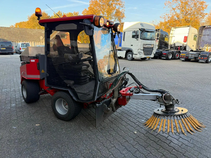 Nimos DM-Trac 205 OKB-70- Onkruidborstelmachine Werktuigendrager 4X Hydraulische functie - Industriële veegmachine: afbeelding 2 Nimos DM-Trac 205 OKB-70- Onkruidborstelmachine Werktuigendrager 4X Hydraulische functie - Industriële veegmachine: afbeelding 2