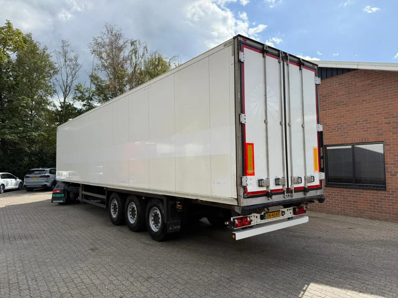 Schmitz Cargobull SKO 24 5x Meatrails Rohrbahnen Fleisch Carrier Vector 1950MT - Isotherm oplegger: afbeelding 2 Schmitz Cargobull SKO 24 5x Meatrails Rohrbahnen Fleisch Carrier Vector 1950MT - Isotherm oplegger: afbeelding 2