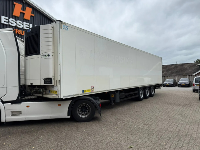 Schmitz Cargobull SKO 24 5x Meatrails Rohrbahnen Fleisch Carrier Vector 1950MT let op!! vol vleeshaken en 2 reservewielen - Isotherm oplegger: afbeelding 1 Schmitz Cargobull SKO 24 5x Meatrails Rohrbahnen Fleisch Carrier Vector 1950MT let op!! vol vleeshaken en 2 reservewielen - Isotherm oplegger: afbeelding 1