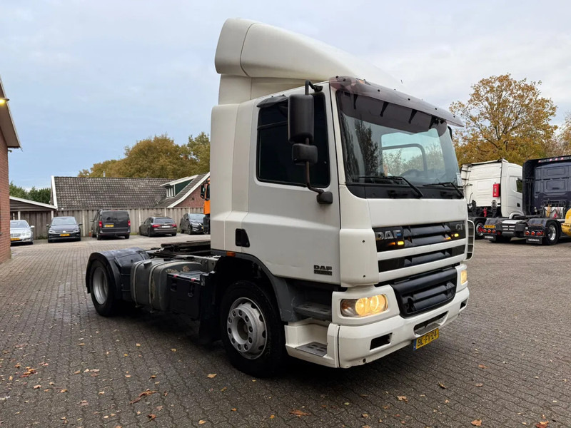 DAF CF 75.250 Handgeschakeld/Manual EURO 3 - Trekker: afbeelding 4 DAF CF 75.250 Handgeschakeld/Manual EURO 3 - Trekker: afbeelding 4