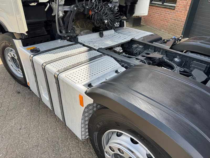 Mercedes-Benz Actros 2545 6X2 Gigaspace Gestuurde voorloopas NL Truck 327.240KM - Trekker: afbeelding 5 Mercedes-Benz Actros 2545 6X2 Gigaspace Gestuurde voorloopas NL Truck 327.240KM - Trekker: afbeelding 5