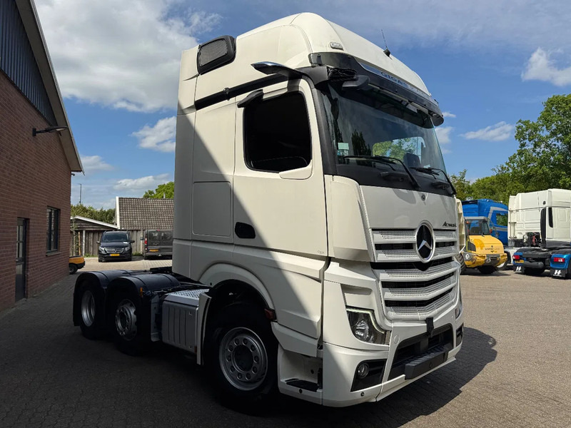 Mercedes-Benz Actros 2545 6X2 Gigaspace Gestuurde voorloopas NL Truck 327.240KM - Trekker: afbeelding 2 Mercedes-Benz Actros 2545 6X2 Gigaspace Gestuurde voorloopas NL Truck 327.240KM - Trekker: afbeelding 2