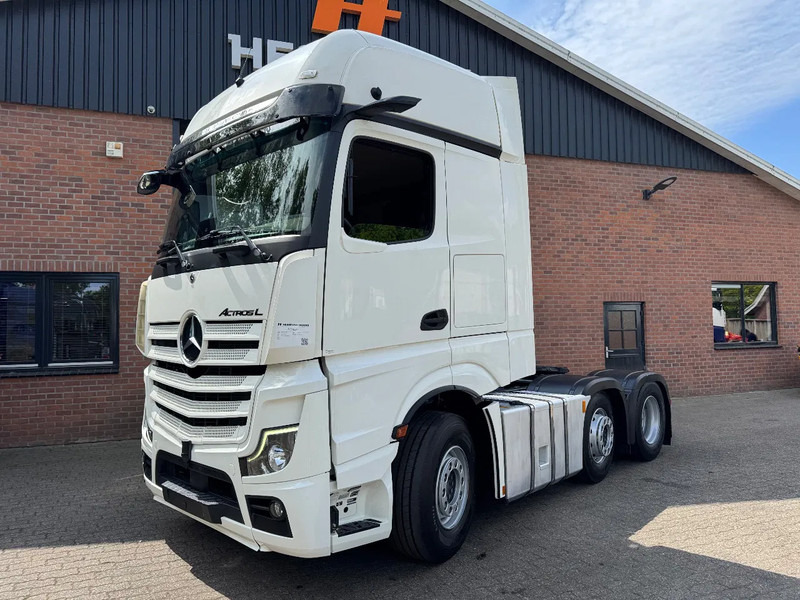 Mercedes-Benz Actros 2545 6X2 Gigaspace Gestuurde voorloopas NL Truck 327.240KM - Trekker: afbeelding 1 Mercedes-Benz Actros 2545 6X2 Gigaspace Gestuurde voorloopas NL Truck 327.240KM - Trekker: afbeelding 1