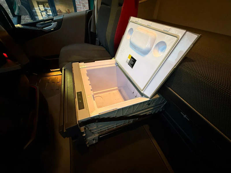 Trekker Volvo FH 460 6X2 Globetrotter XL ADR 427.228KM!! NL Truck: afbeelding 14 Trekker Volvo FH 460 6X2 Globetrotter XL ADR 427.228KM!! NL Truck: afbeelding 14