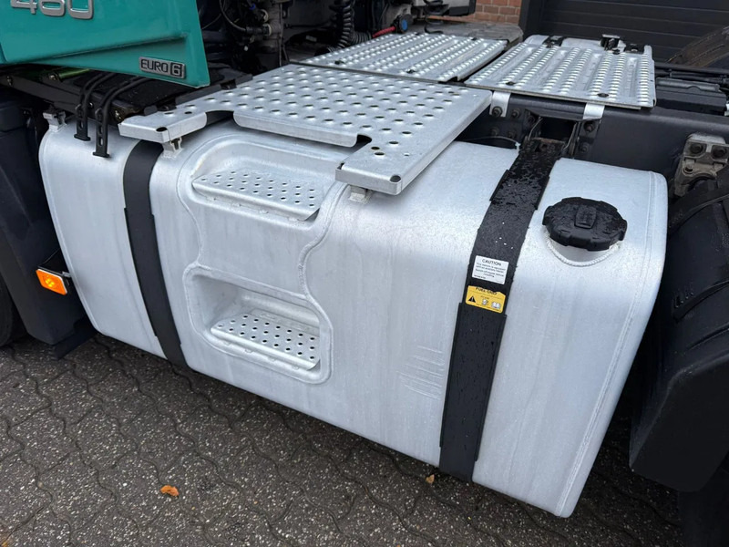 Trekker Volvo FH 460 6X2 Globetrotter XL ADR 427.228KM!! NL Truck: afbeelding 12 Trekker Volvo FH 460 6X2 Globetrotter XL ADR 427.228KM!! NL Truck: afbeelding 12