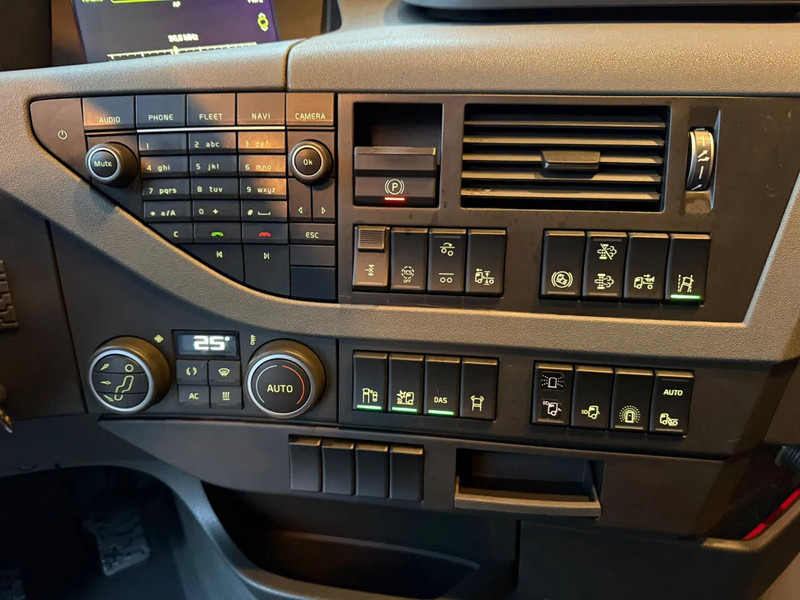 Trekker Volvo FH 460 6X2 Globetrotter XL ADR 427.228KM!! NL Truck: afbeelding 9 Trekker Volvo FH 460 6X2 Globetrotter XL ADR 427.228KM!! NL Truck: afbeelding 9