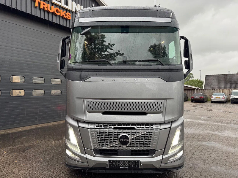 Volvo FH 500 AERO NEW! 9 Ton Vooras PTO Prep Full air Globetrotter XL Retarder - Trekker: afbeelding 4 Volvo FH 500 AERO NEW! 9 Ton Vooras PTO Prep Full air Globetrotter XL Retarder - Trekker: afbeelding 4