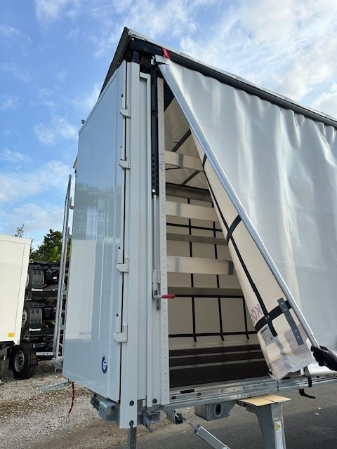 Kögel BDF-System, 7.450 mm lang, Hubdach, Eckhöhe: 2.920 mm, - Schuifzeilen laadbak: afbeelding 2 Kögel BDF-System, 7.450 mm lang, Hubdach, Eckhöhe: 2.920 mm, - Schuifzeilen laadbak: afbeelding 2