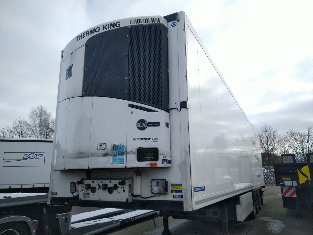 Krone SDR27eL4-MT Blumen BiTemp TK SLXi Double Rolltor - Gesloten oplegger: afbeelding 4 Krone SDR27eL4-MT Blumen BiTemp TK SLXi Double Rolltor - Gesloten oplegger: afbeelding 4