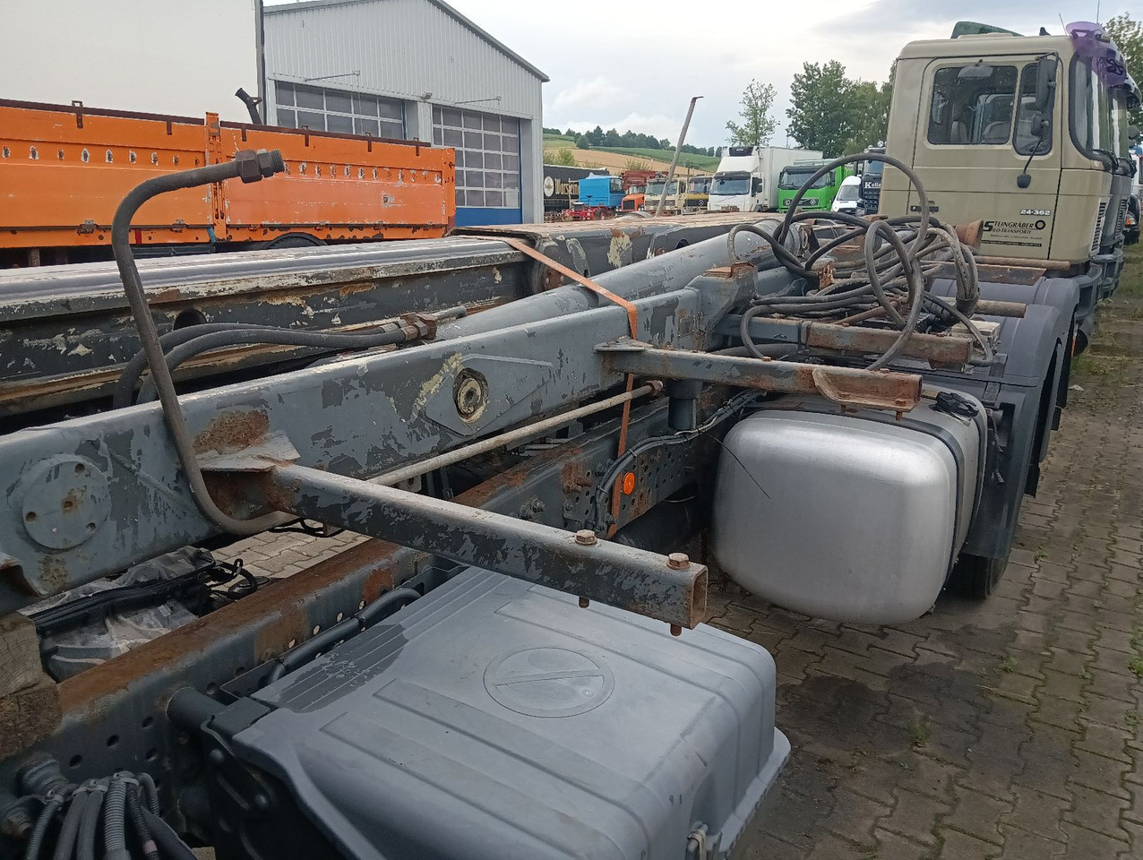 Mercedes-Benz 2545 6x2 Lenk/Lift MEILLER RK2070 Luft/Luft - Chassis vrachtwagen: afbeelding 5 Mercedes-Benz 2545 6x2 Lenk/Lift MEILLER RK2070 Luft/Luft - Chassis vrachtwagen: afbeelding 5