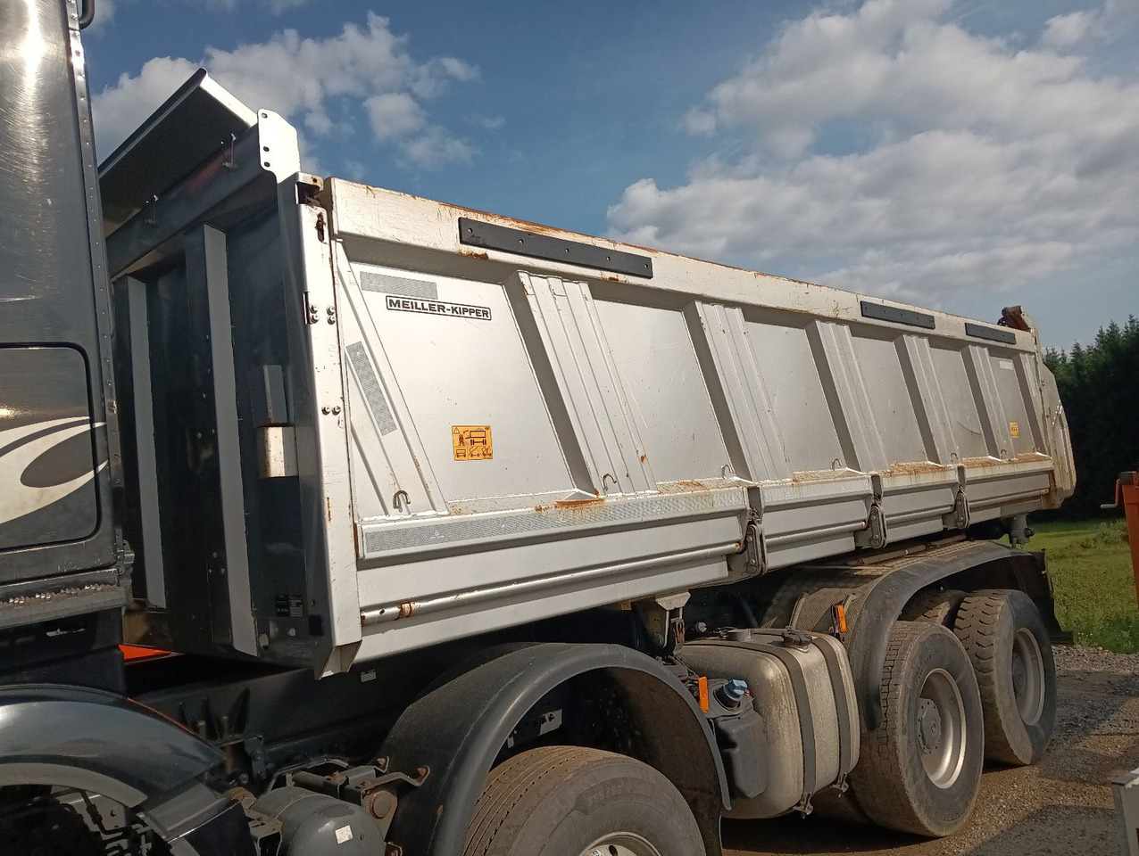 Mercedes-Benz AROCS 3246 8x4 MEILLER 3-Seiten Bordmatic SCHALT - Kipper vrachtwagen: afbeelding 4 Mercedes-Benz AROCS 3246 8x4 MEILLER 3-Seiten Bordmatic SCHALT - Kipper vrachtwagen: afbeelding 4