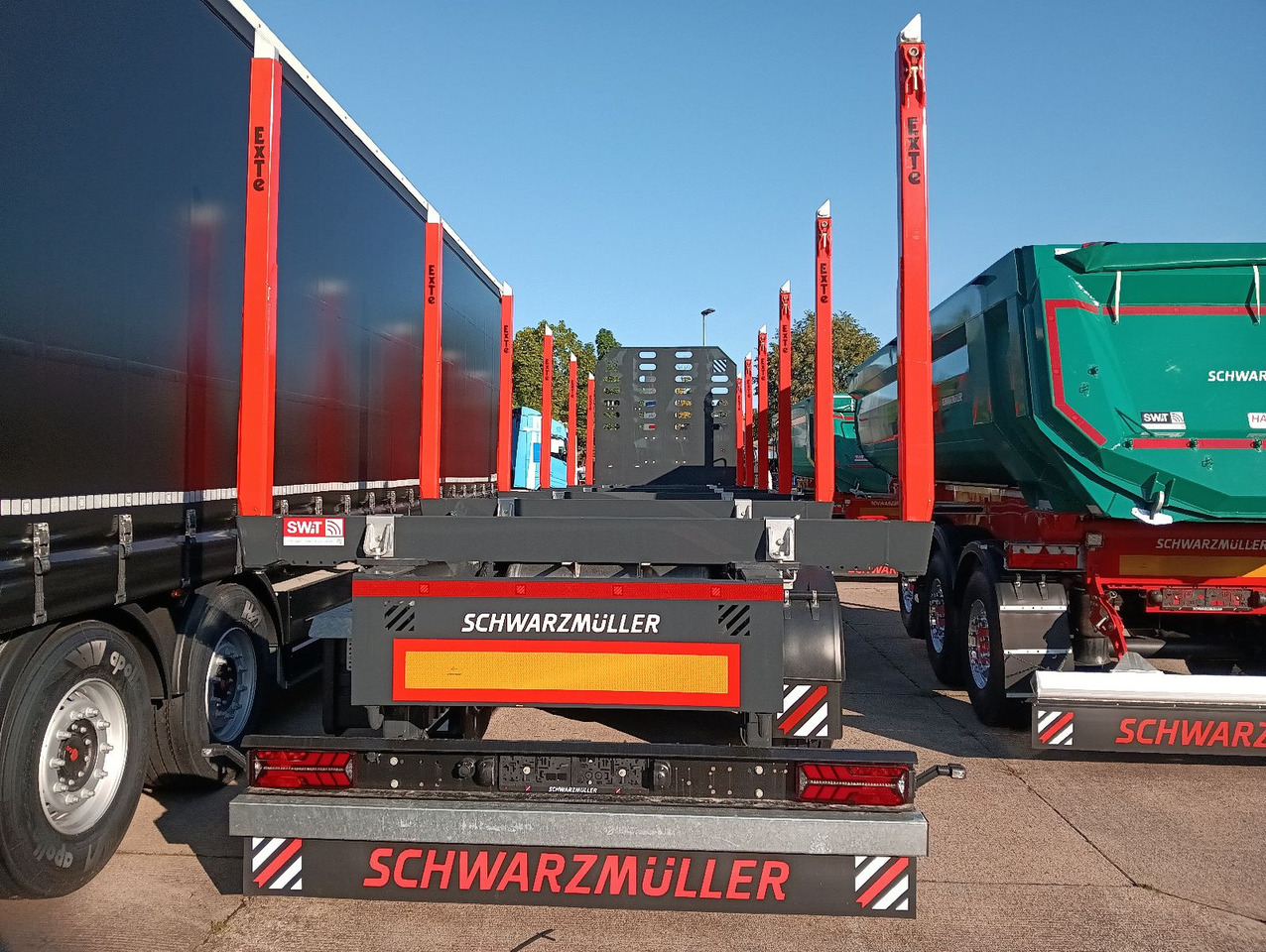 Schwarzmüller 3-A Rungensattel 6xExte144S 5560kg NEU sofort Schwarzmüller 3-A Rungensattel 6xExte144S 5560kg NEU sofort - Houtoplegger: afbeelding 1 Schwarzmüller 3-A Rungensattel 6xExte144S 5560kg NEU sofort Schwarzmüller 3-A Rungensattel 6xExte144S 5560kg NEU sofort - Houtoplegger: afbeelding 1