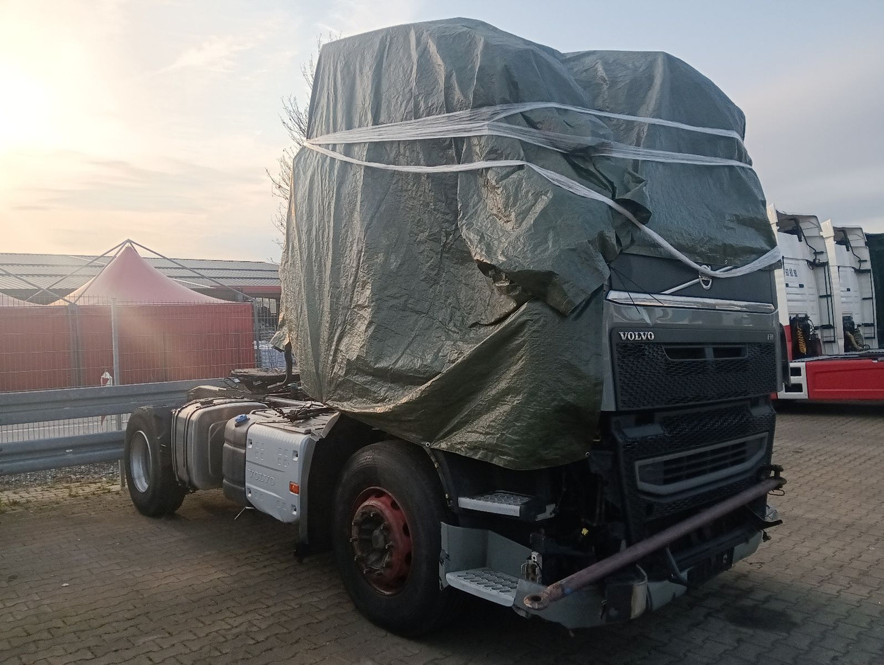 Volvo FH 500 Globe CRAWLER Hydr.,Luft/Luft Motor läuft - Trekker: afbeelding 1 Volvo FH 500 Globe CRAWLER Hydr.,Luft/Luft Motor läuft - Trekker: afbeelding 1