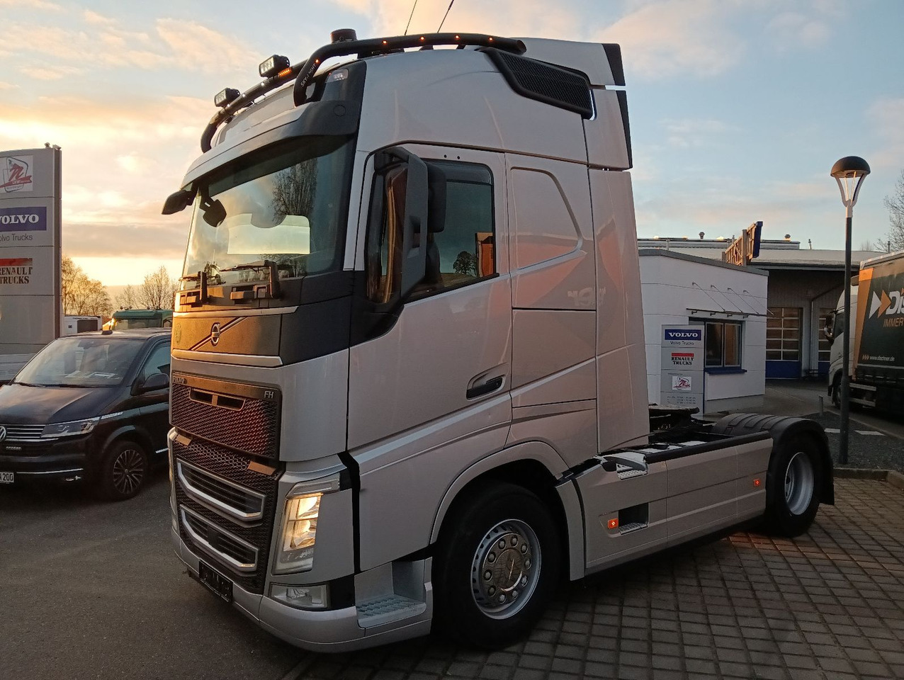 Volvo FH460 Globe FullSpoiler TV I-PARC 2xTank German - Trekker: afbeelding 3 Volvo FH460 Globe FullSpoiler TV I-PARC 2xTank German - Trekker: afbeelding 3
