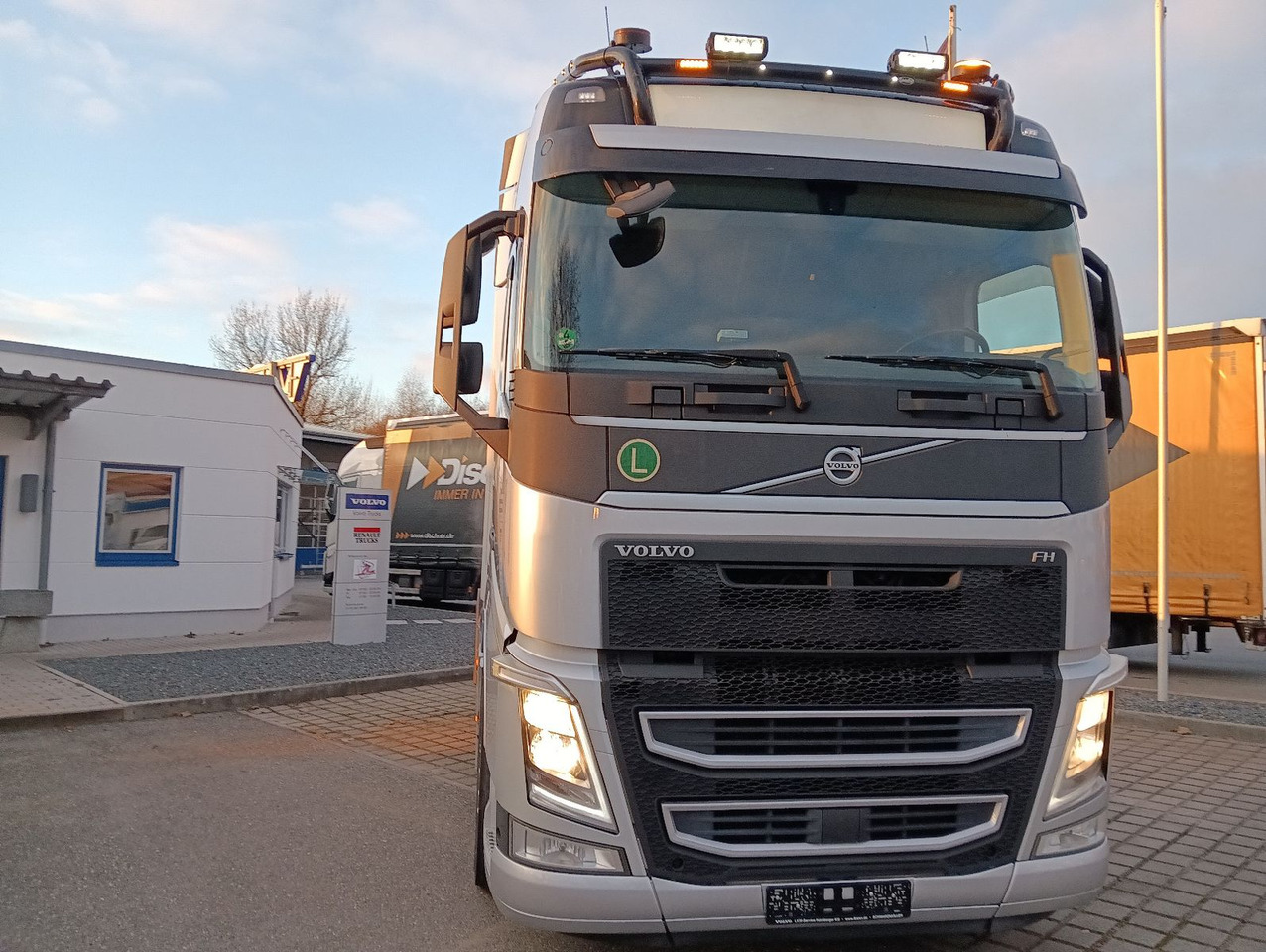 Volvo FH460 Globe FullSpoiler TV I-PARC 2xTank German - Trekker: afbeelding 4 Volvo FH460 Globe FullSpoiler TV I-PARC 2xTank German - Trekker: afbeelding 4