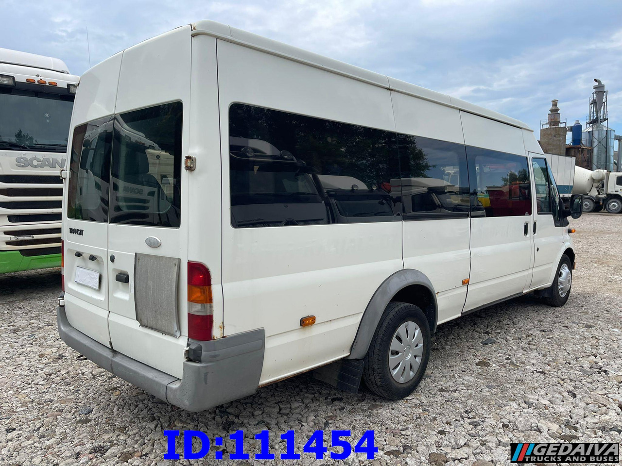FORD Transit Manual 17-seater - Touringcar: afbeelding 4 FORD Transit Manual 17-seater - Touringcar: afbeelding 4
