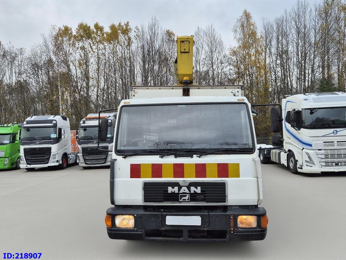 MAN LE 220C + Sky King 179TV - Vrachtwagen hoogwerker, Gemeentelijke machine/ Speciaal: afbeelding 2 MAN LE 220C + Sky King 179TV - Vrachtwagen hoogwerker, Gemeentelijke machine/ Speciaal: afbeelding 2