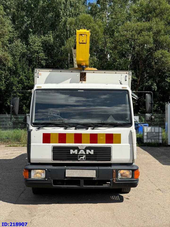 MAN LE 220C + Sky King 179TV - Vrachtwagen hoogwerker, Gemeentelijke machine/ Speciaal: afbeelding 2 MAN LE 220C + Sky King 179TV - Vrachtwagen hoogwerker, Gemeentelijke machine/ Speciaal: afbeelding 2