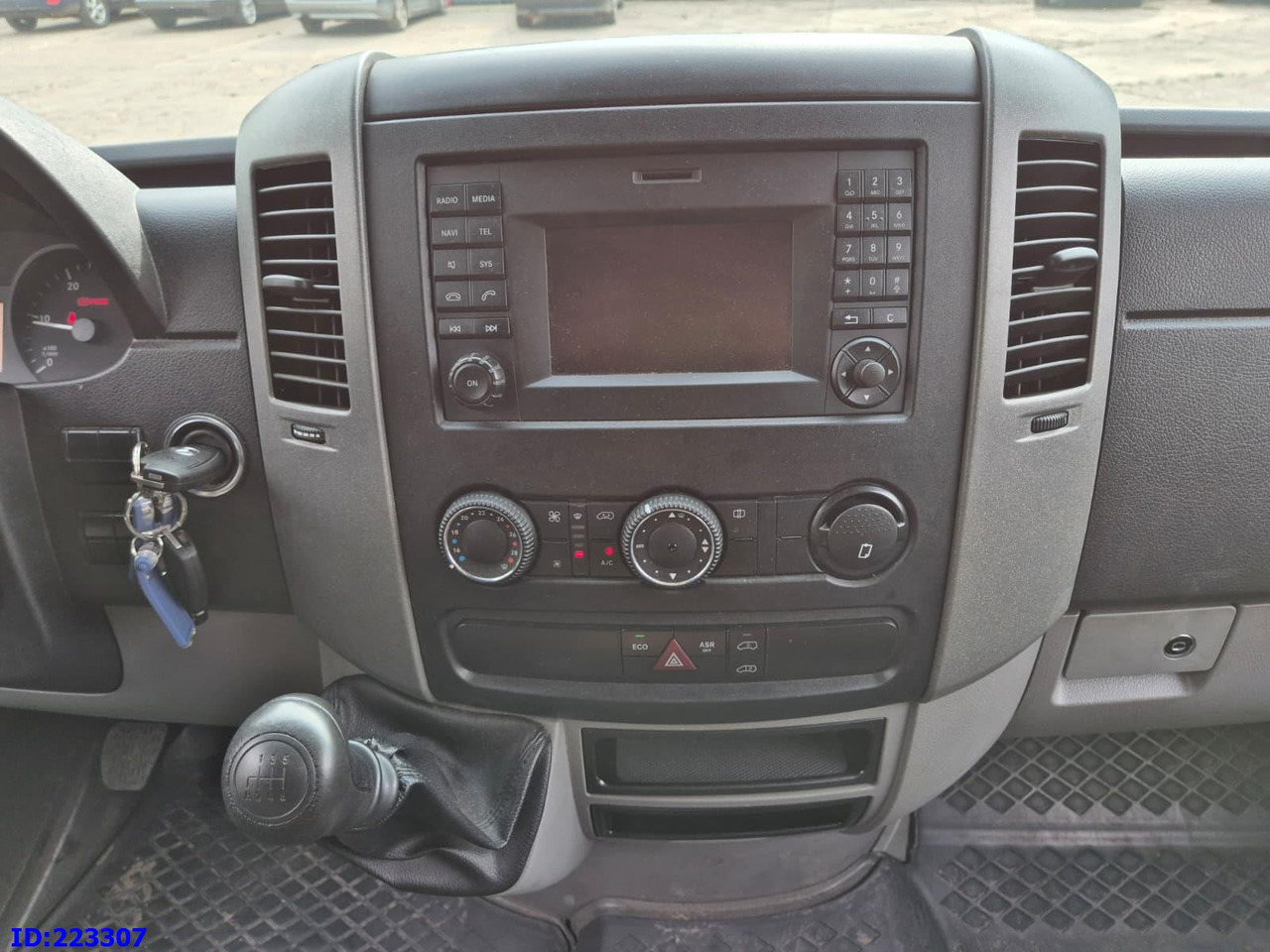 Bestelwagen met dubbele cabine MERCEDES-BENZ Sprinter 316 Euro6: afbeelding 13 Bestelwagen met dubbele cabine MERCEDES-BENZ Sprinter 316 Euro6: afbeelding 13