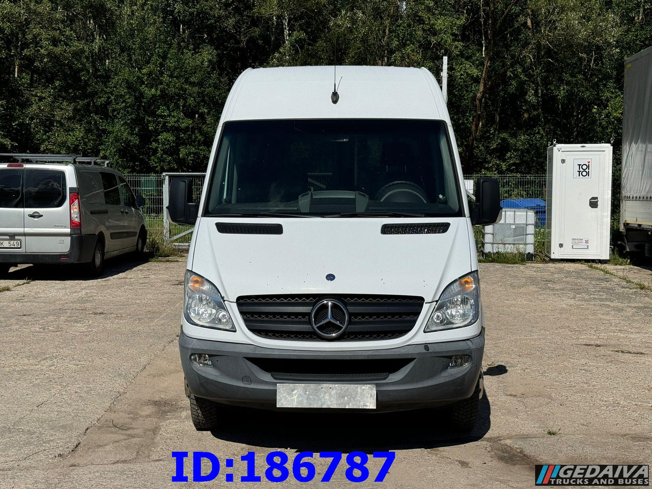 MERCEDES-BENZ Sprinter 516 - 17-seater - Euro5 - Touringcar: afbeelding 2 MERCEDES-BENZ Sprinter 516 - 17-seater - Euro5 - Touringcar: afbeelding 2
