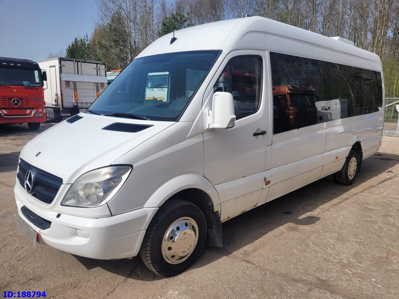 MERCEDES-BENZ Sprinter 518 -  Kasten VIP - 20 Seater - Touringcar: afbeelding 1 MERCEDES-BENZ Sprinter 518 -  Kasten VIP - 20 Seater - Touringcar: afbeelding 1