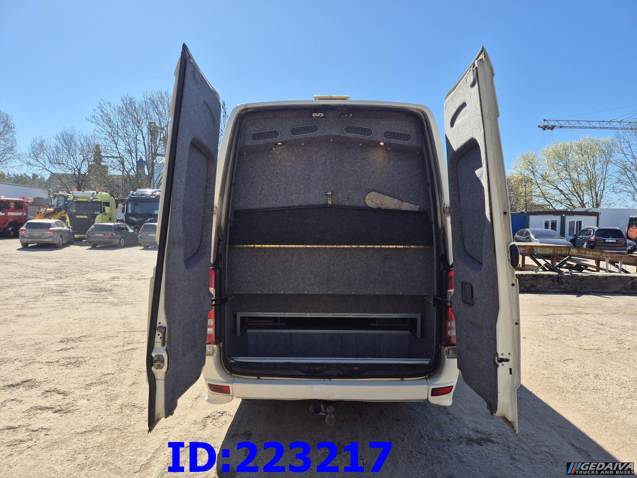 MERCEDES-BENZ Sprinter 518 VIP Prostyle 17-Place (Motor defekt) - Touringcar: afbeelding 5 MERCEDES-BENZ Sprinter 518 VIP Prostyle 17-Place (Motor defekt) - Touringcar: afbeelding 5