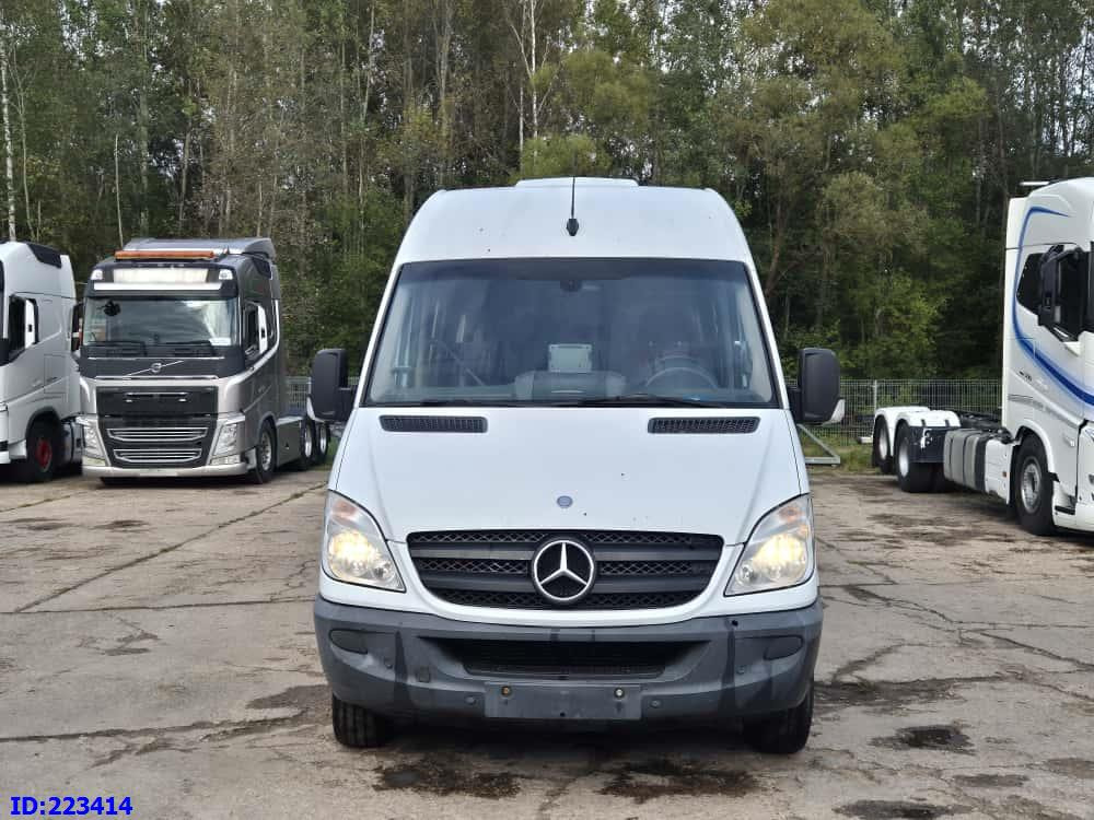 MERCEDES-BENZ Sprinter 519 VIP - 17 Seater Euro5 - Touringcar: afbeelding 2 MERCEDES-BENZ Sprinter 519 VIP - 17 Seater Euro5 - Touringcar: afbeelding 2