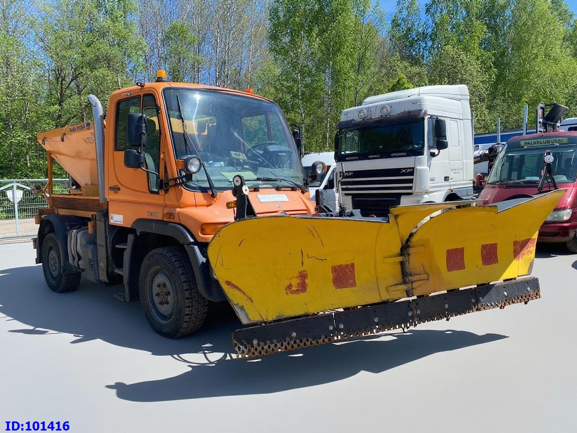 MERCEDES-BENZ Unimog U300 4X4 - Sneeuwruimer: afbeelding 1 MERCEDES-BENZ Unimog U300 4X4 - Sneeuwruimer: afbeelding 1