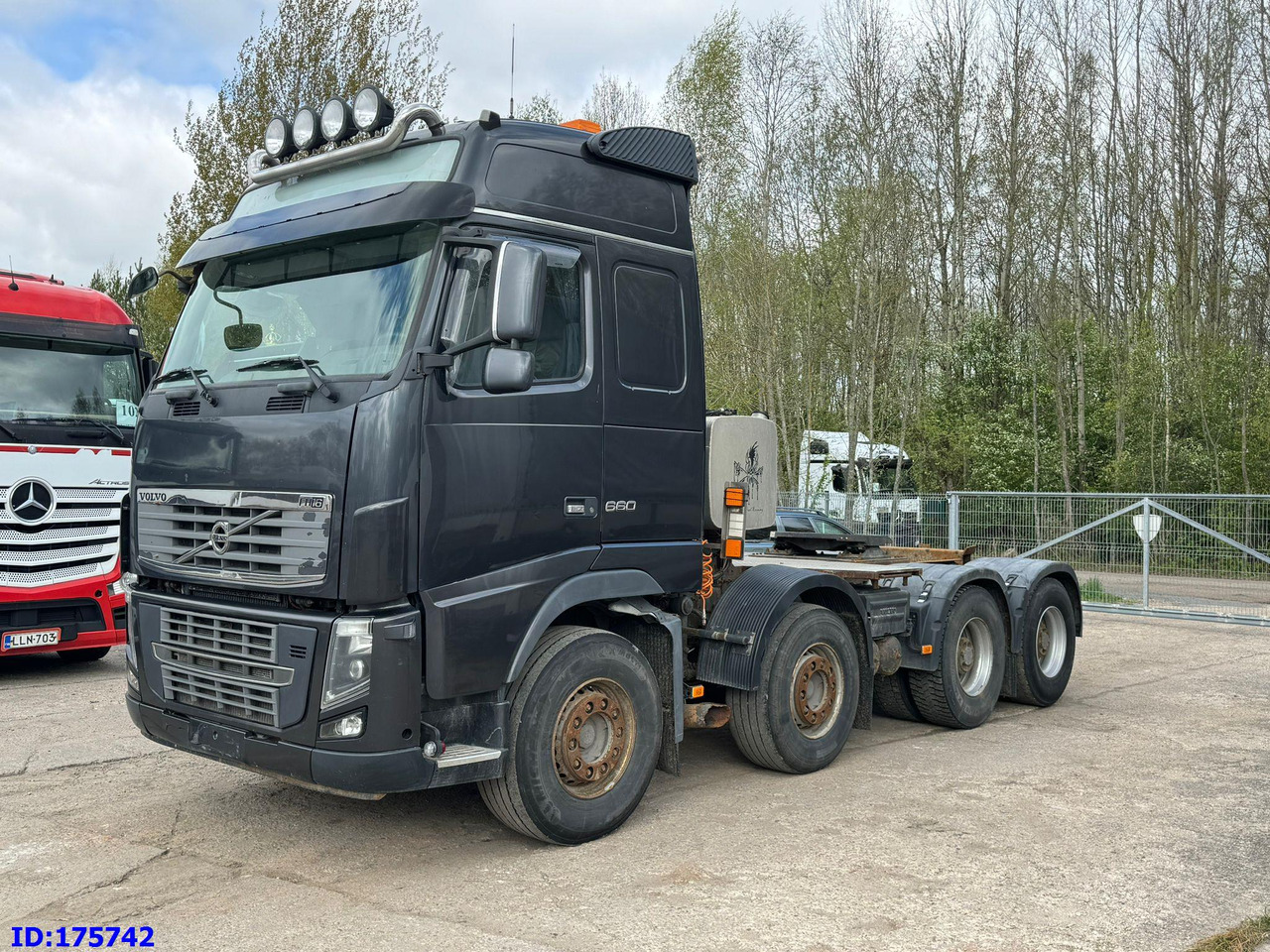 VOLVO FH16 660HP 8x4 - Trekker: afbeelding 1 VOLVO FH16 660HP 8x4 - Trekker: afbeelding 1