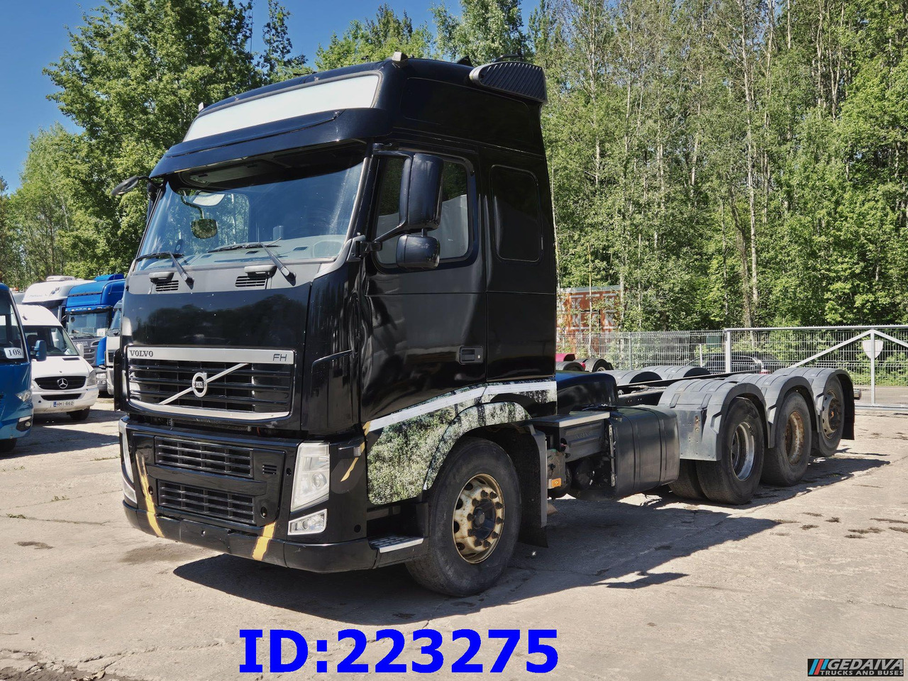 VOLVO FH13 540HP 8X4 (Steering axle) RETARDER - Chassis vrachtwagen: afbeelding 1 VOLVO FH13 540HP 8X4 (Steering axle) RETARDER - Chassis vrachtwagen: afbeelding 1