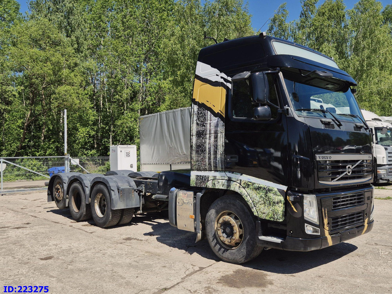 VOLVO FH13 540HP 8X4 (Steering axle) RETARDER - Chassis vrachtwagen: afbeelding 4 VOLVO FH13 540HP 8X4 (Steering axle) RETARDER - Chassis vrachtwagen: afbeelding 4