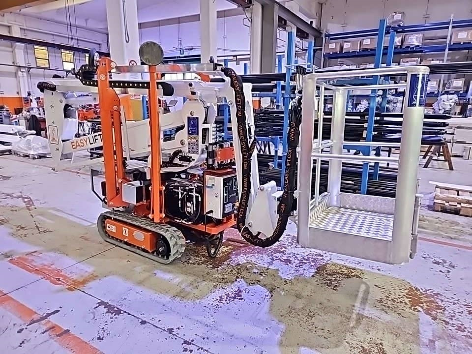 EasyLift R130 - Knikarmhoogwerker: afbeelding 1 EasyLift R130 - Knikarmhoogwerker: afbeelding 1