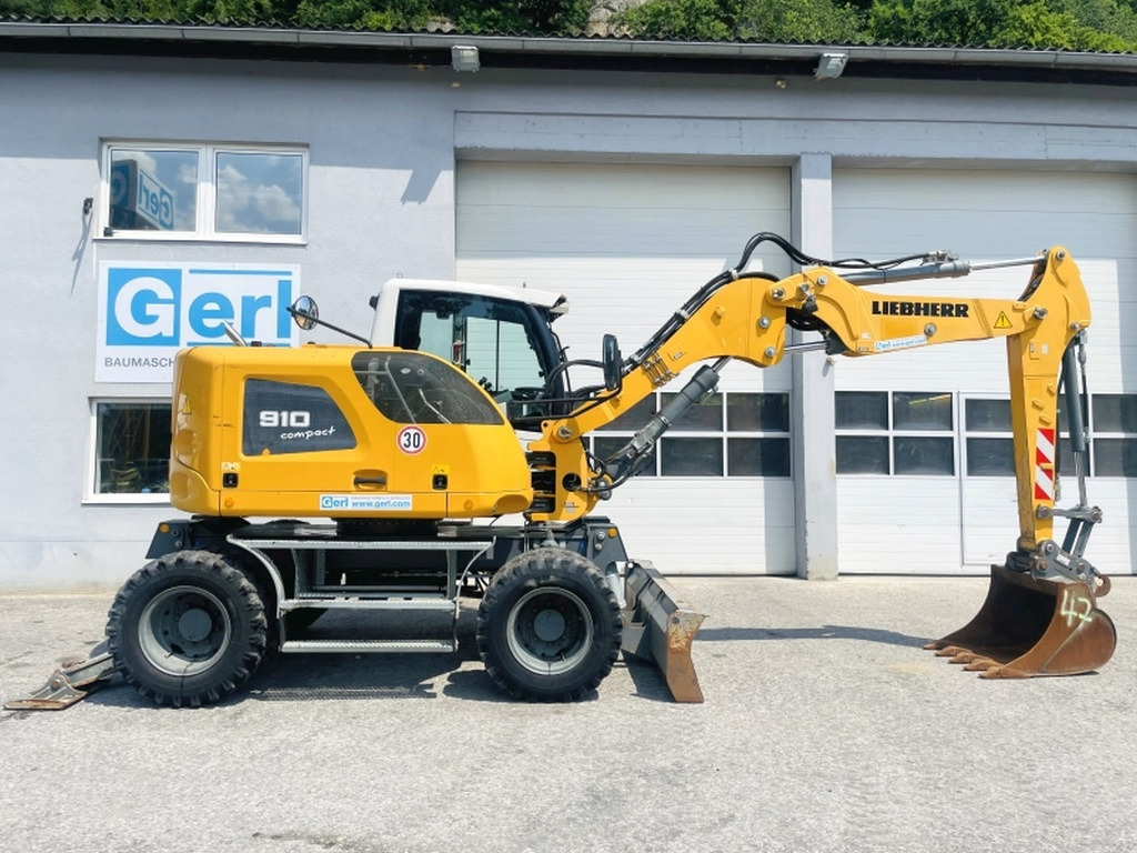 Liebherr A910 Compact (4025) - Mobiele graafmachine: afbeelding 2 Liebherr A910 Compact (4025) - Mobiele graafmachine: afbeelding 2