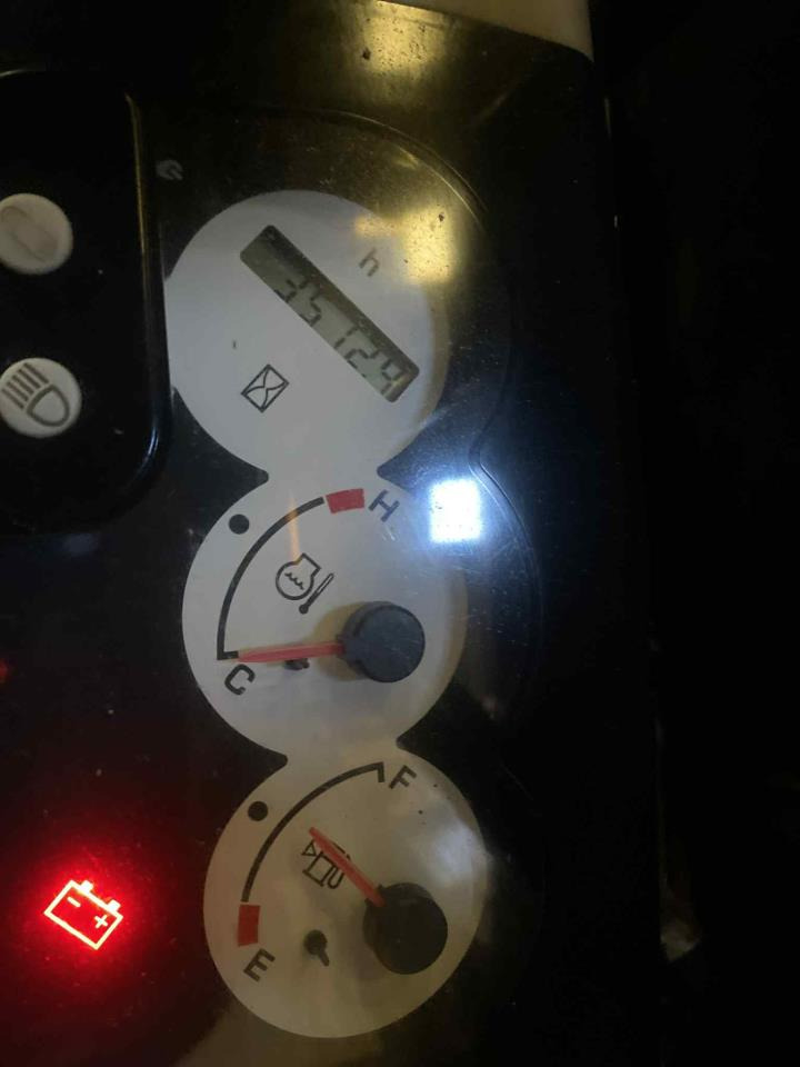 Komatsu PC50MR-2 - Minigraafmachine: afbeelding 4 Komatsu PC50MR-2 - Minigraafmachine: afbeelding 4